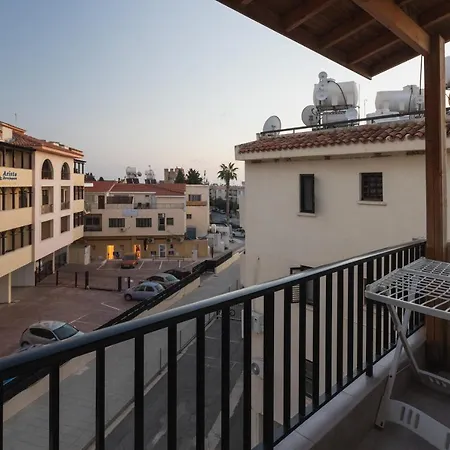 Alexis - Lovely 2-bedroom With Swimming Pool Apartman